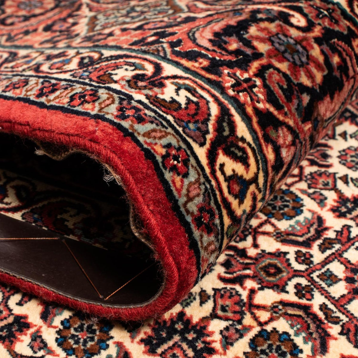 Persisk matta - Bijar - 250 x 200 cm - mörkröd