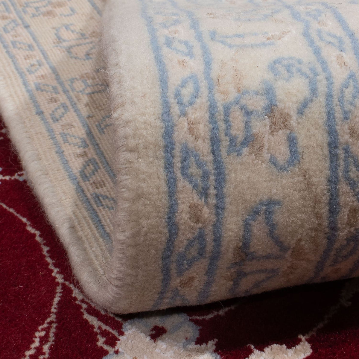 Persisk matta - Nain - 308 x 200 cm - mörkröd