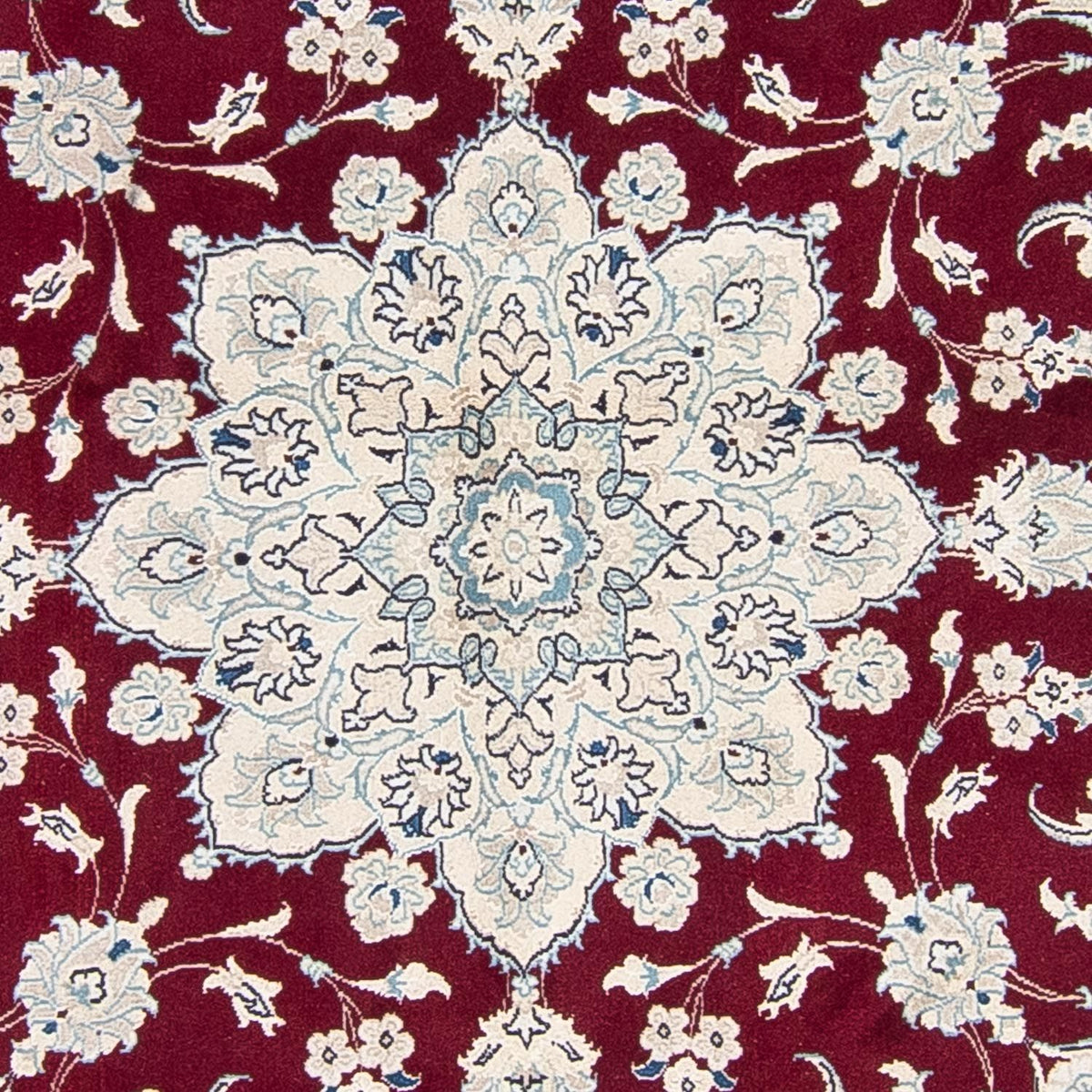 Persisk matta - Nain runt  - 240 x 240 cm - mörkröd