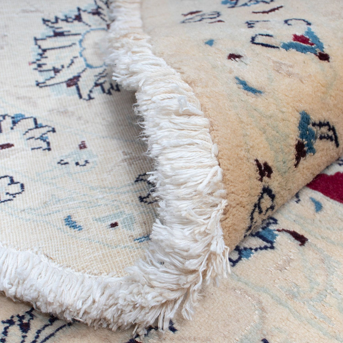 Persisk matta - Nain runt  - 242 x 242 cm - mörkröd