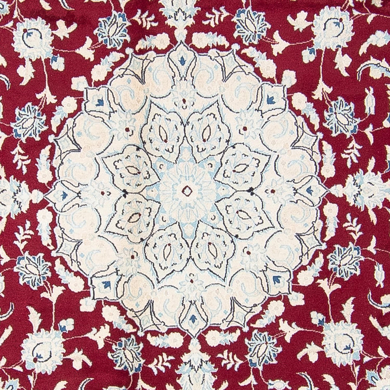 Persisk matta - Nain runt  - 293 x 293 cm - mörkröd