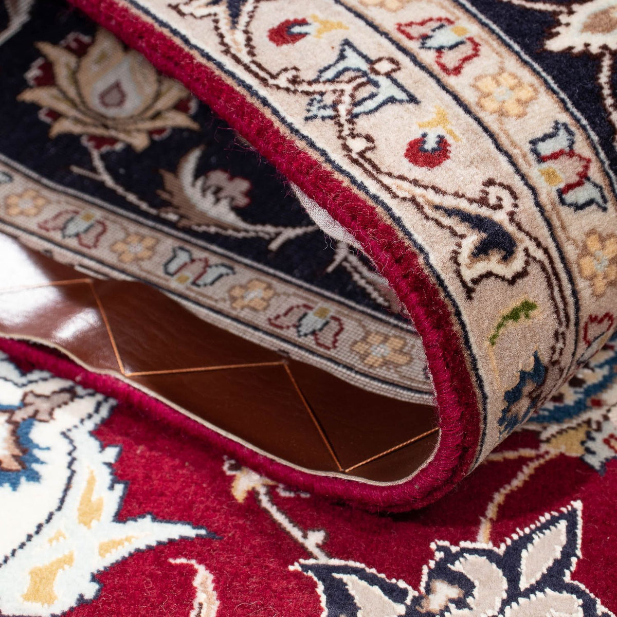 Persisk matta - Tabriz - Royal - 195 x 153 cm - mörkröd