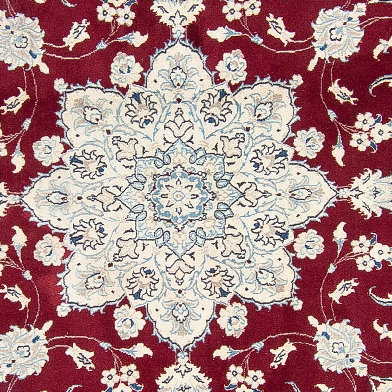 Persisk matta - Nain runt  - 250 x 250 cm - mörkröd