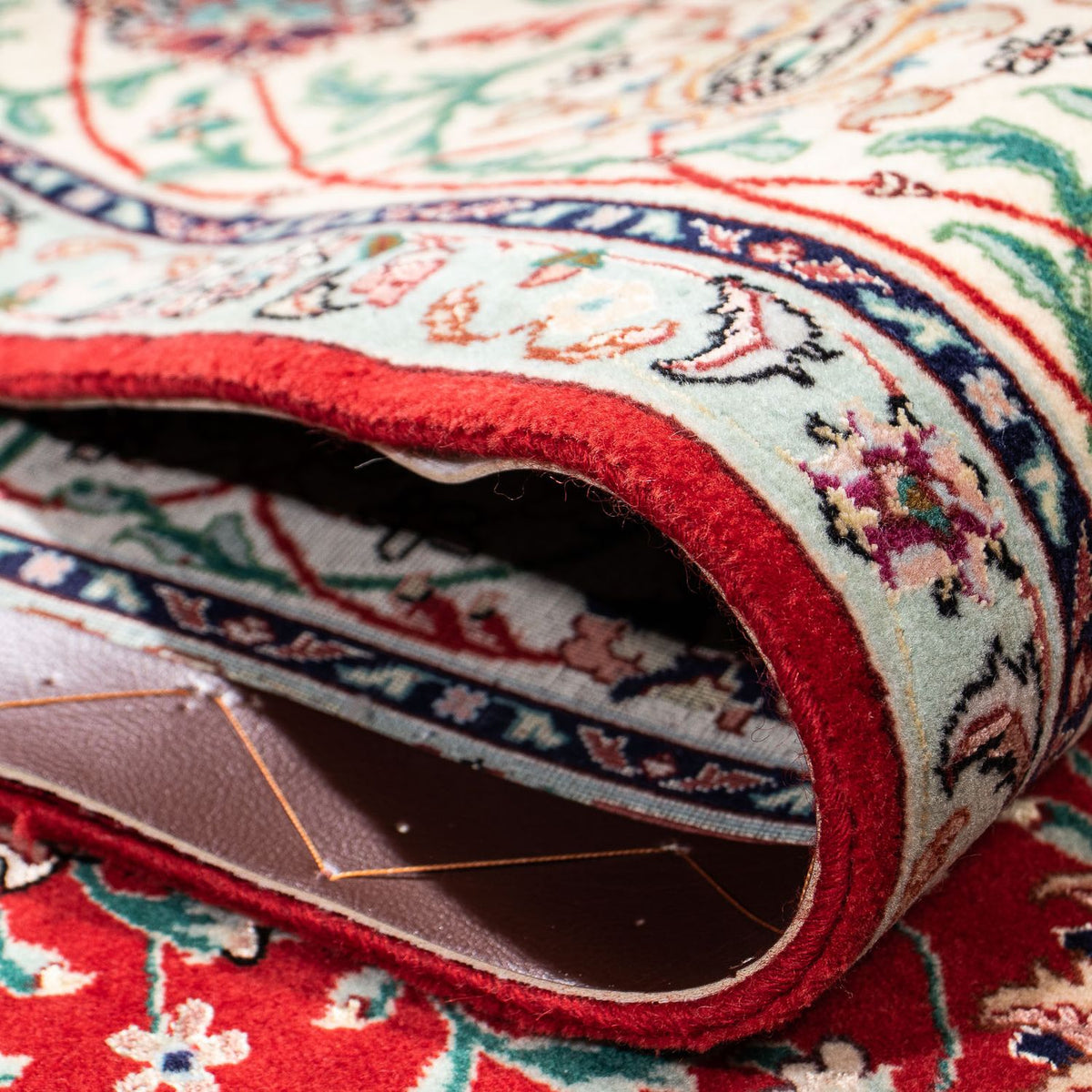 Persisk matta - Tabriz - 214 x 150 cm - mörkröd