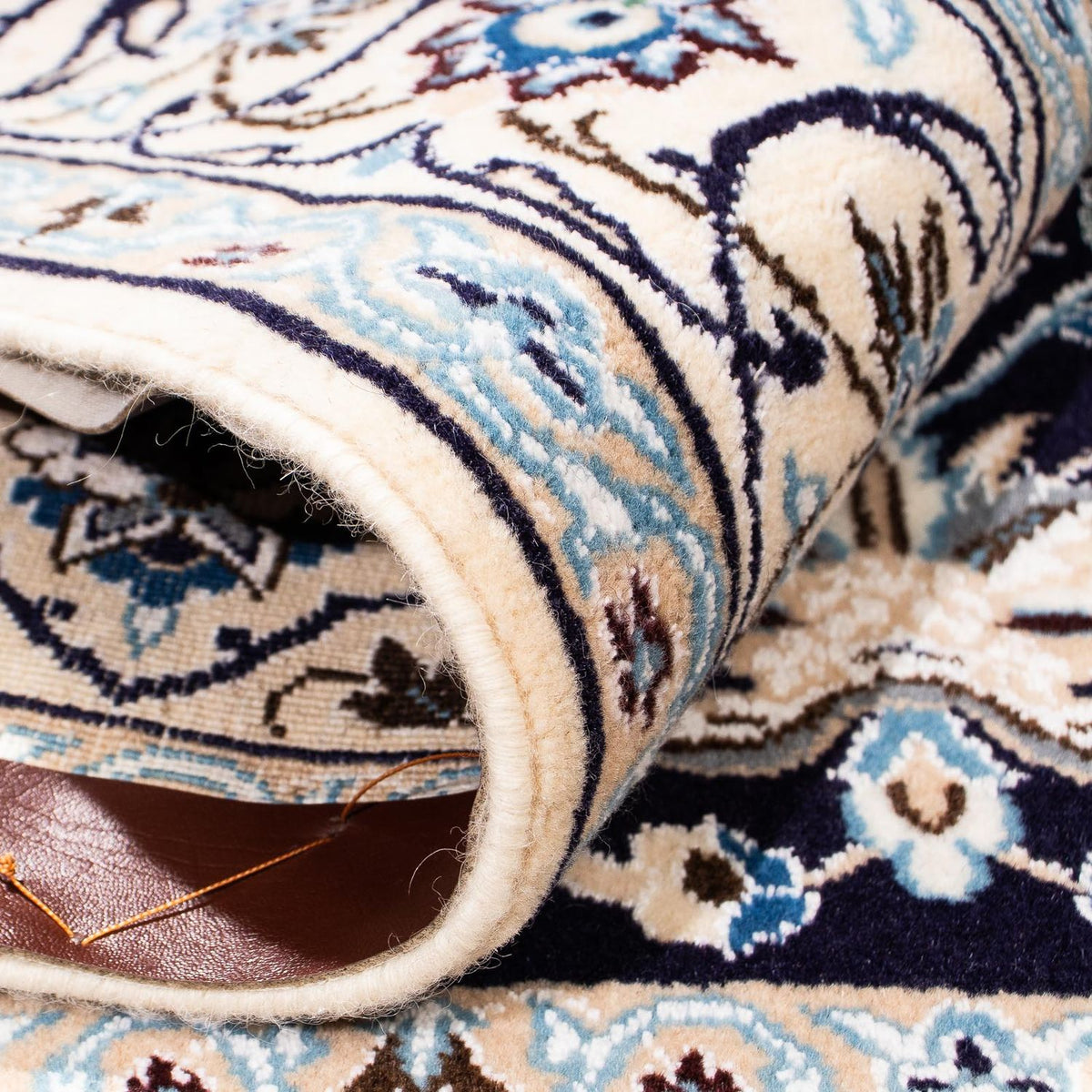 Persisk matta - Nain - Royal kvadrat  - 153 x 146 cm - mörkröd