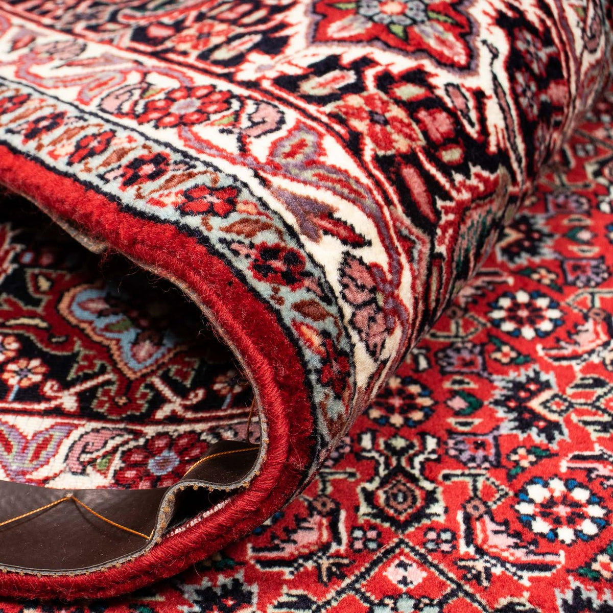 Persisk matta - Bijar kvadrat  - 212 x 206 cm - mörkröd