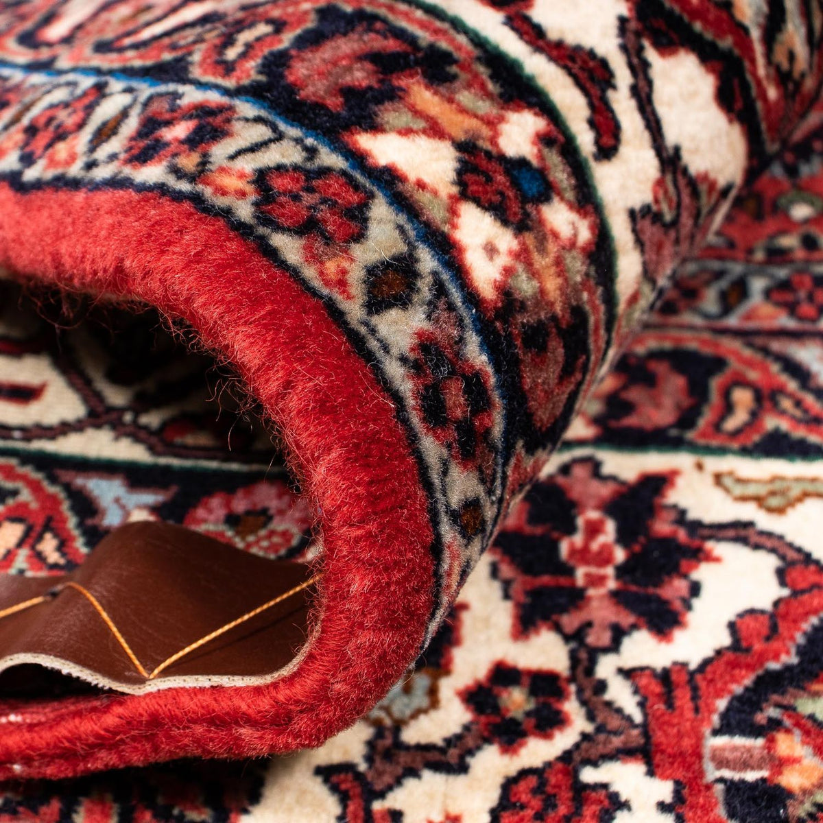 Persisk matta - Bijar kvadrat  - 212 x 205 cm - mörkröd