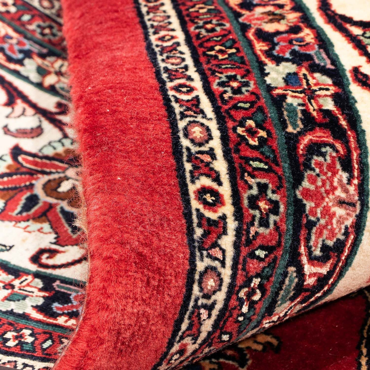 Persisk matta - Bijar - 284 x 241 cm - mörkröd