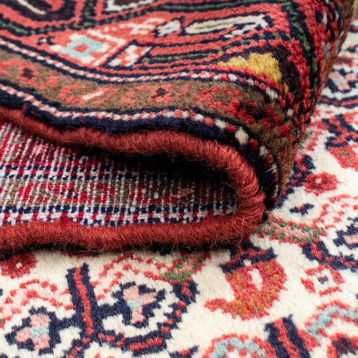 Persisk matta - Nomadic - 136 x 82 cm - mörkröd