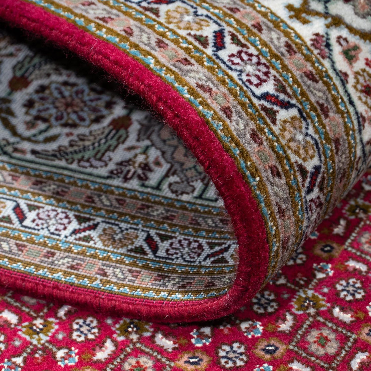 Persisk matta - Tabriz - 208 x 152 cm - mörkröd