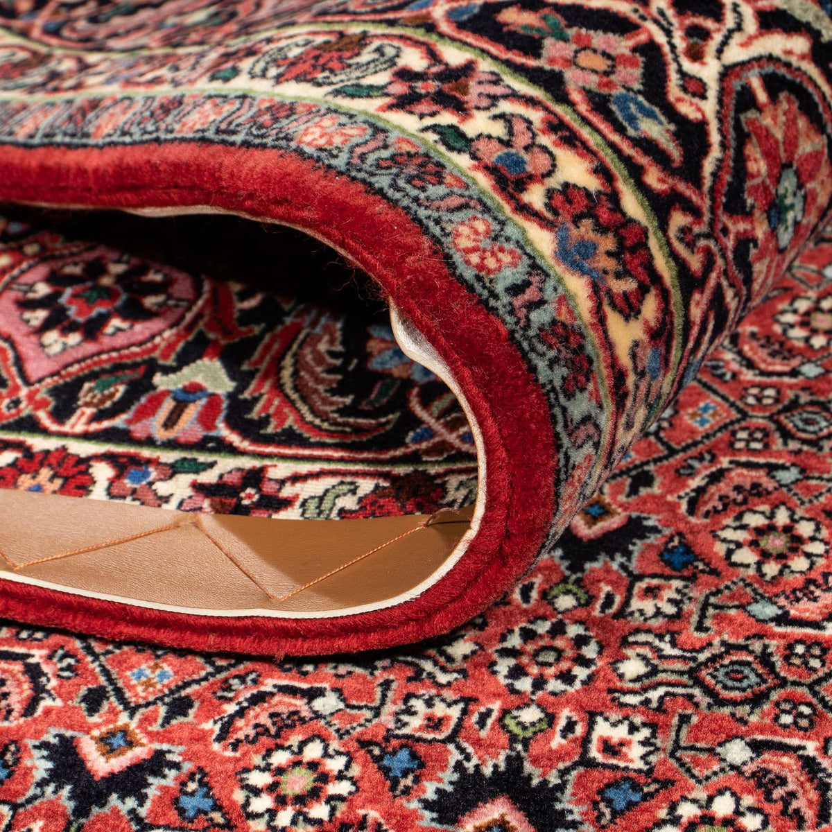 Persisk matta - Bijar - 305 x 203 cm - mörkröd