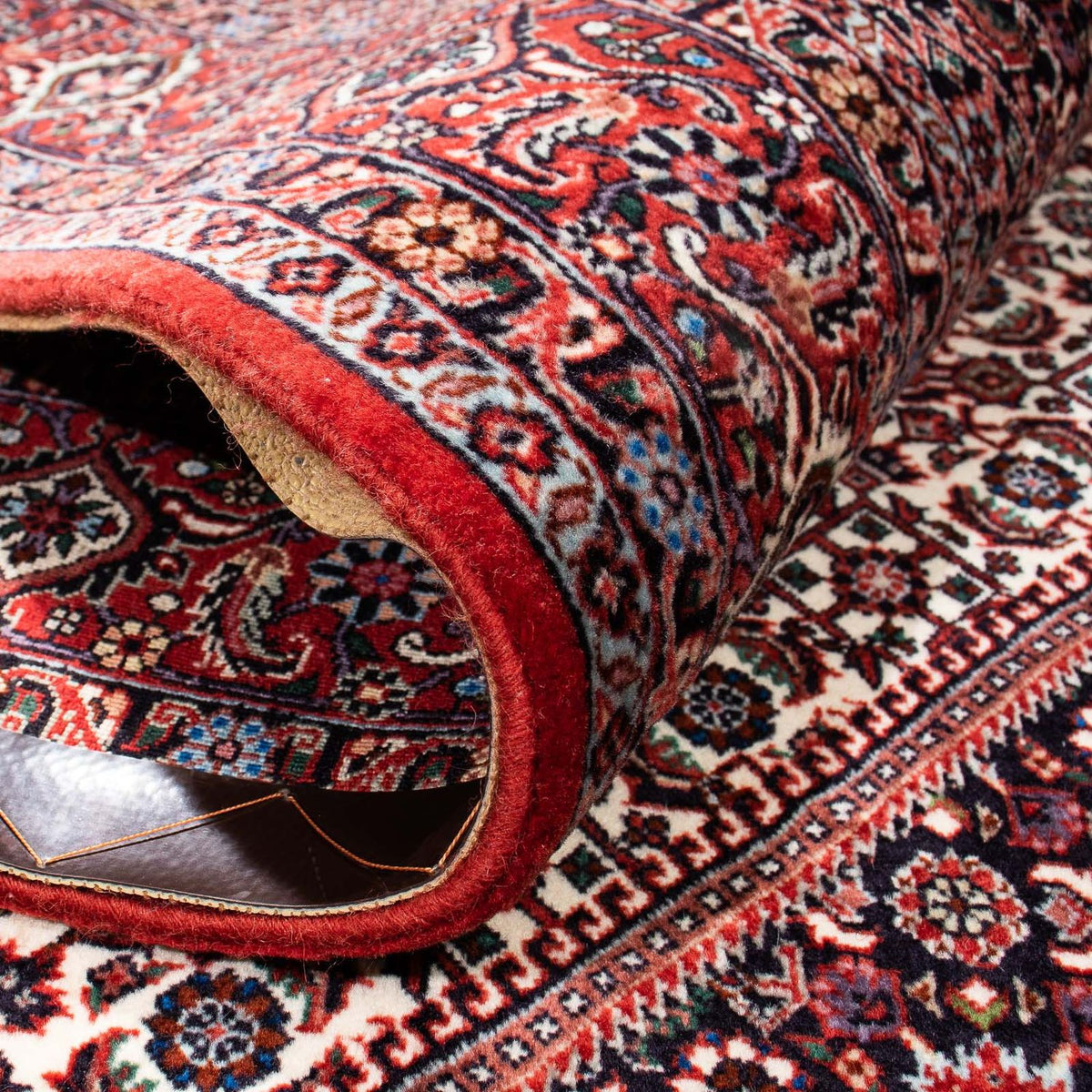 Persisk matta - Bijar - 241 x 170 cm - mörkröd