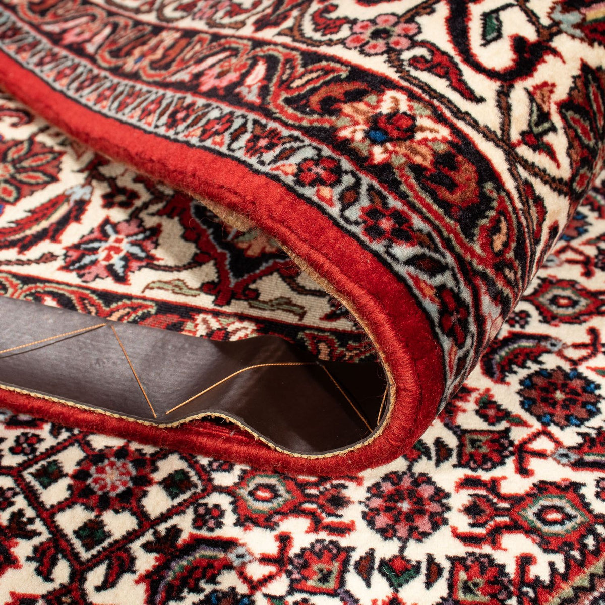 Persisk matta - Bijar - 302 x 203 cm - mörkröd