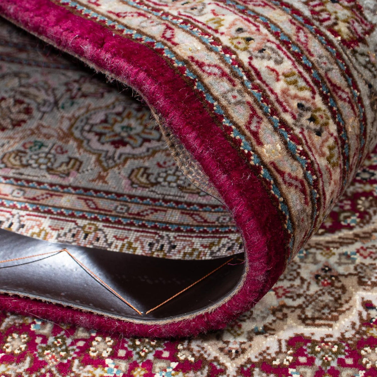 Persisk matta - Tabriz - 209 x 153 cm - mörkröd