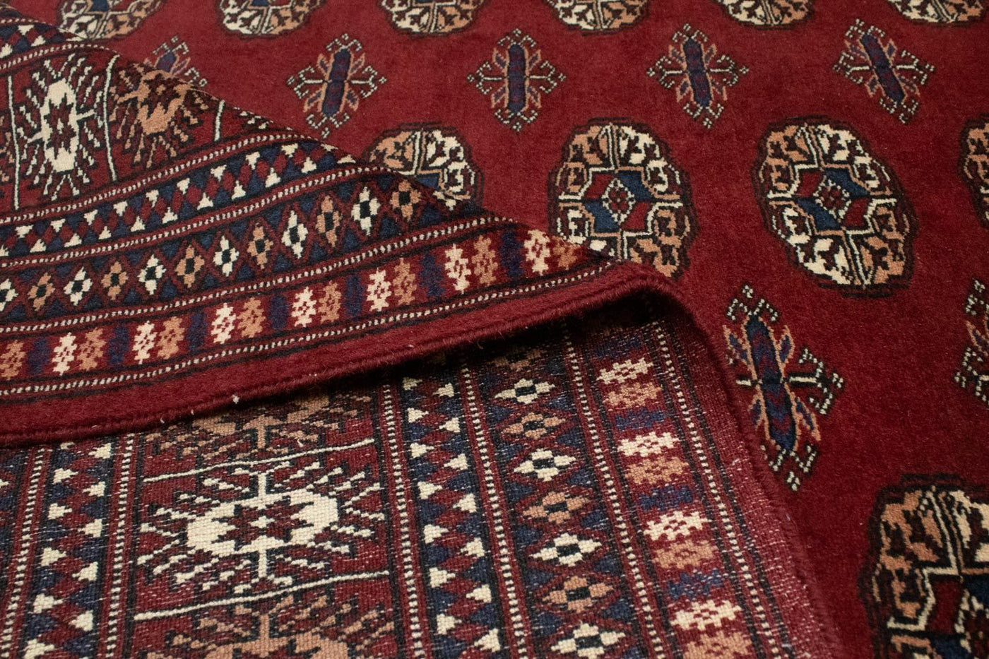 Bukhara Mattan 244x205cm - Oriental Carpet