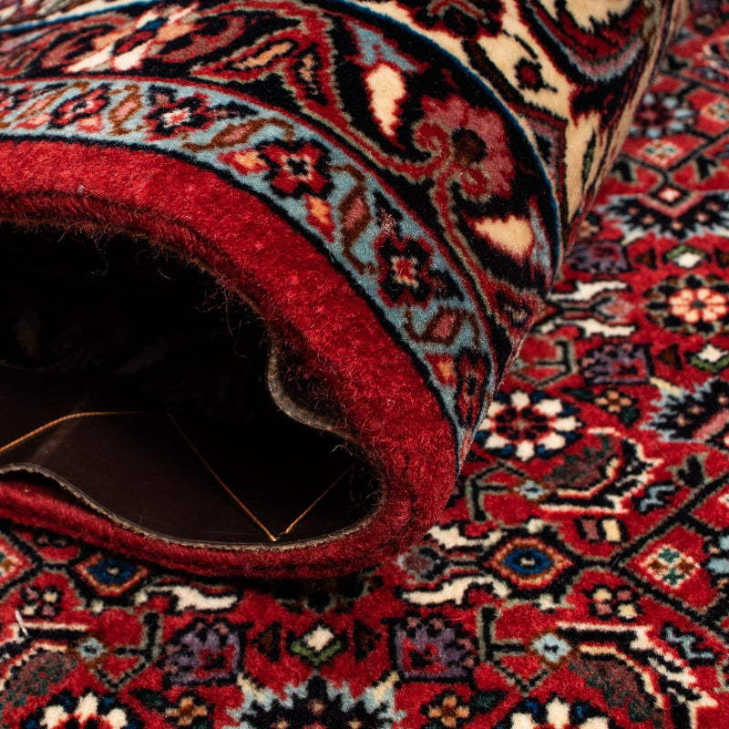 Persisk matta - Bijar - 242 x 203 cm - mörkröd