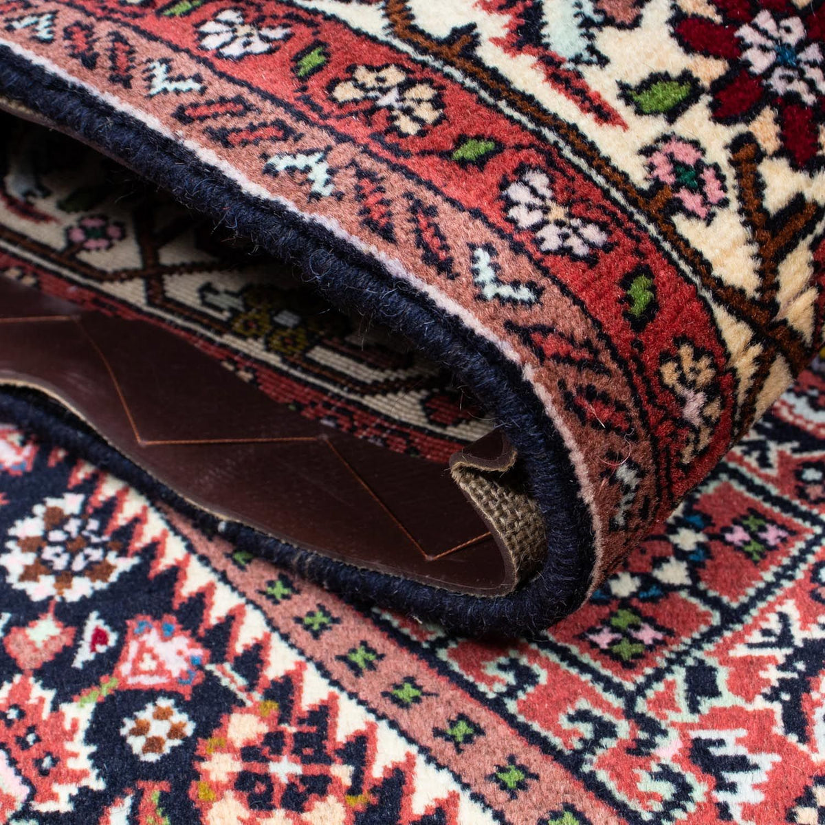 Persisk matta - Bijar - 220 x 136 cm - röd