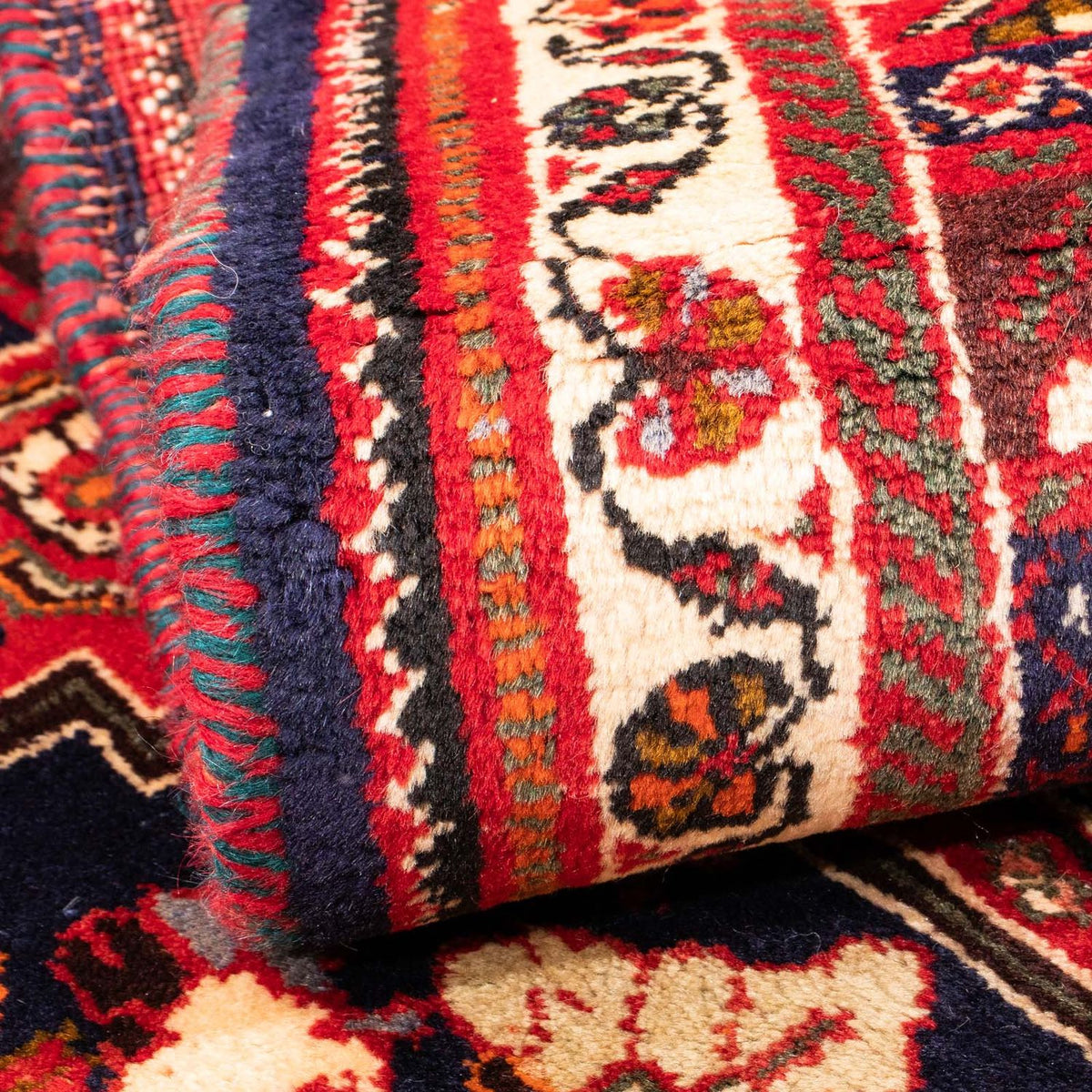 Persisk matta - Nomadic - 135 x 107 cm - mörkröd