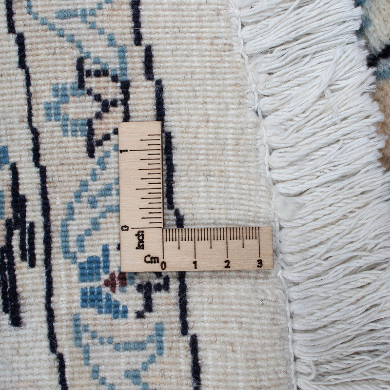 Persisk matta - Nain runt  - 248 x 248 cm - mörkröd