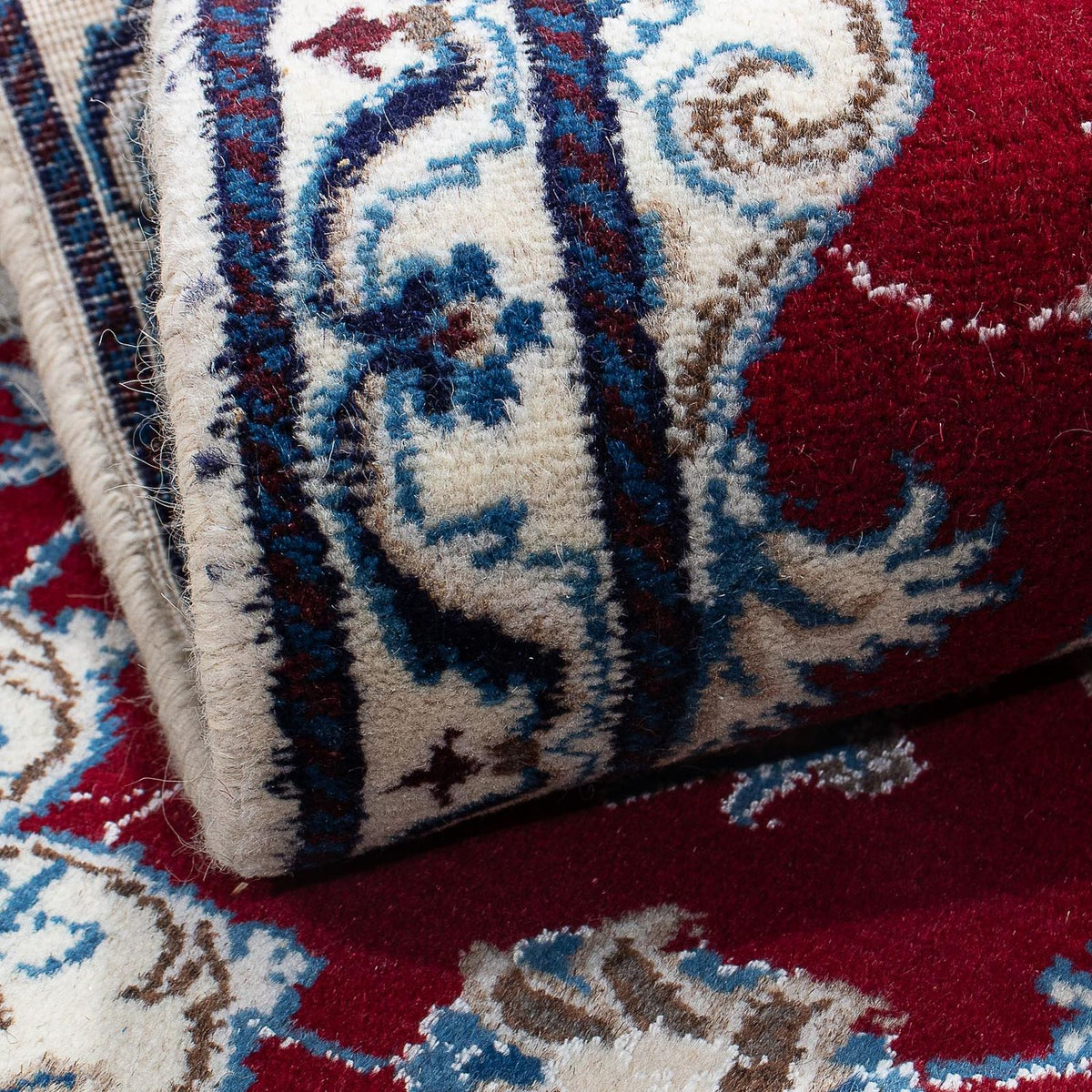 Persisk matta - Nain - 137 x 87 cm - mörkröd