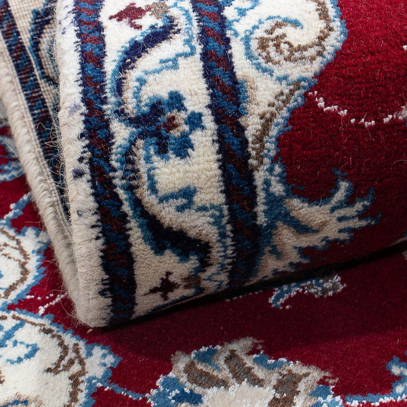 Persisk matta - Nain - 137 x 87 cm - mörkröd