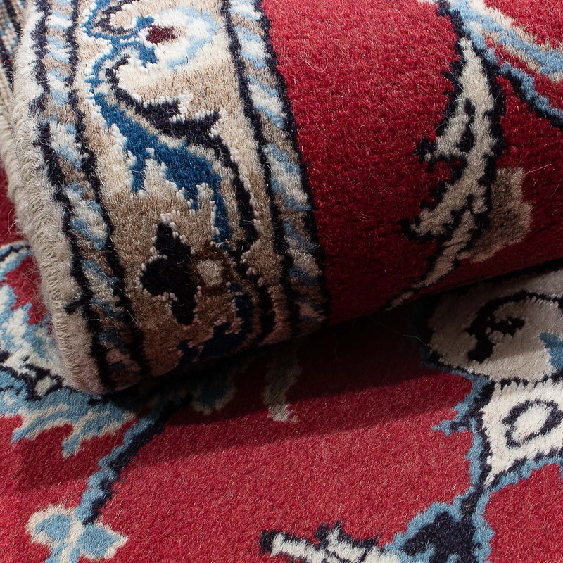 Persisk matta - Nain - 135 x 88 cm - mörkröd