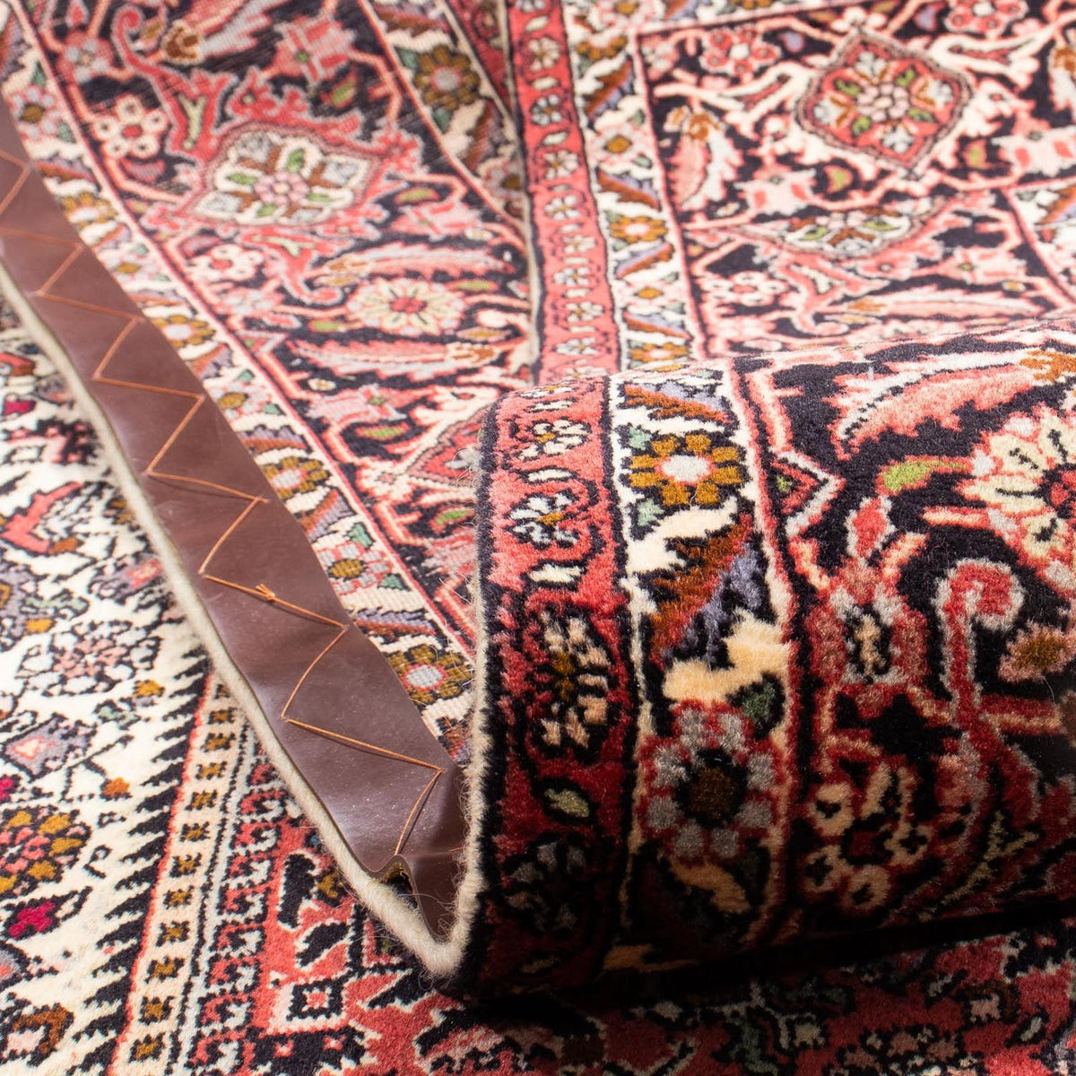 Persisk matta - Bijar - 290 x 197 cm - mörkröd