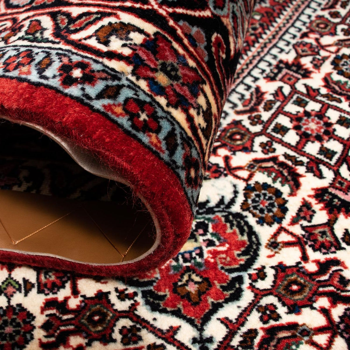 Persisk matta - Bijar - 267 x 201 cm - mörkröd