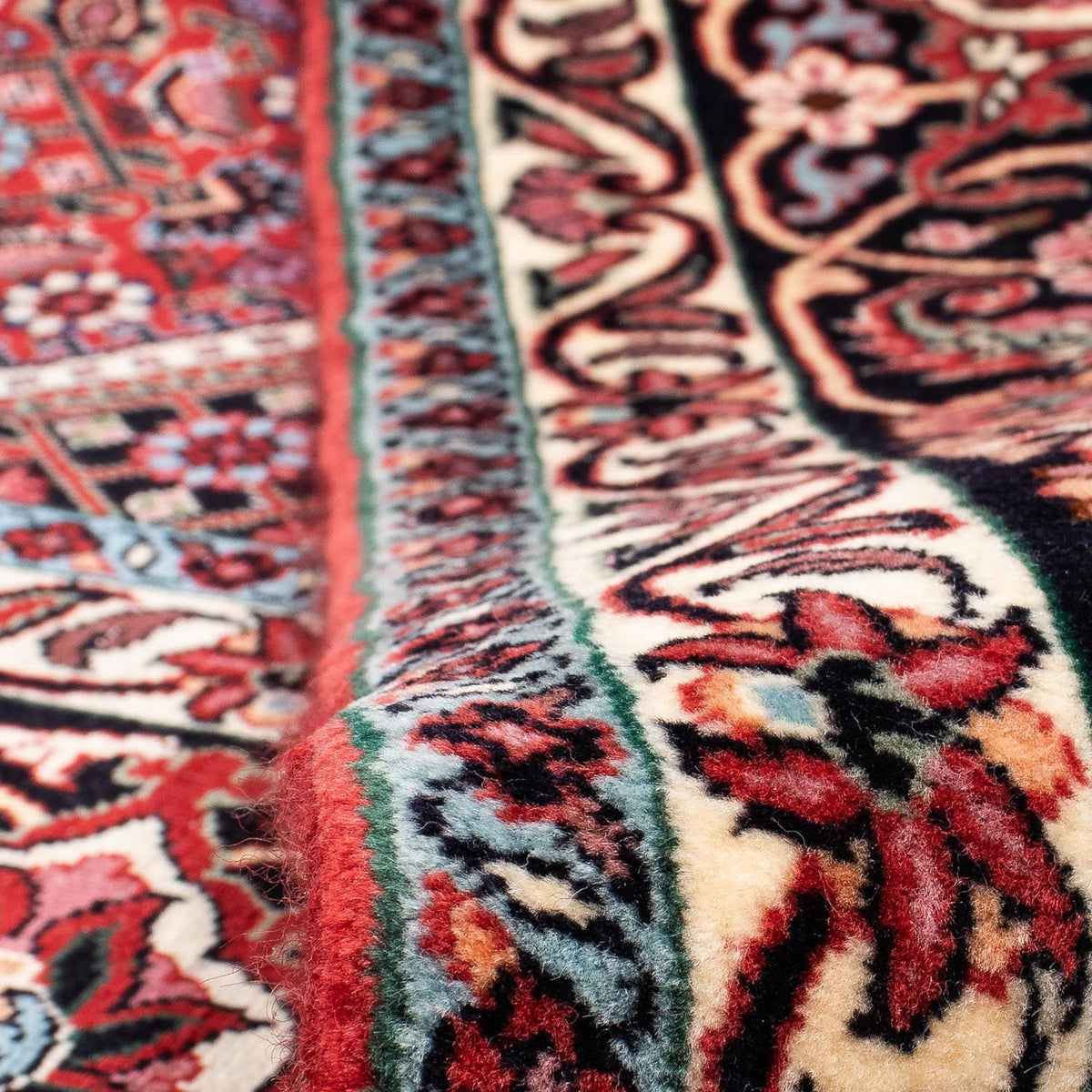 Persisk matta - Bijar - 295 x 253 cm - mörkröd