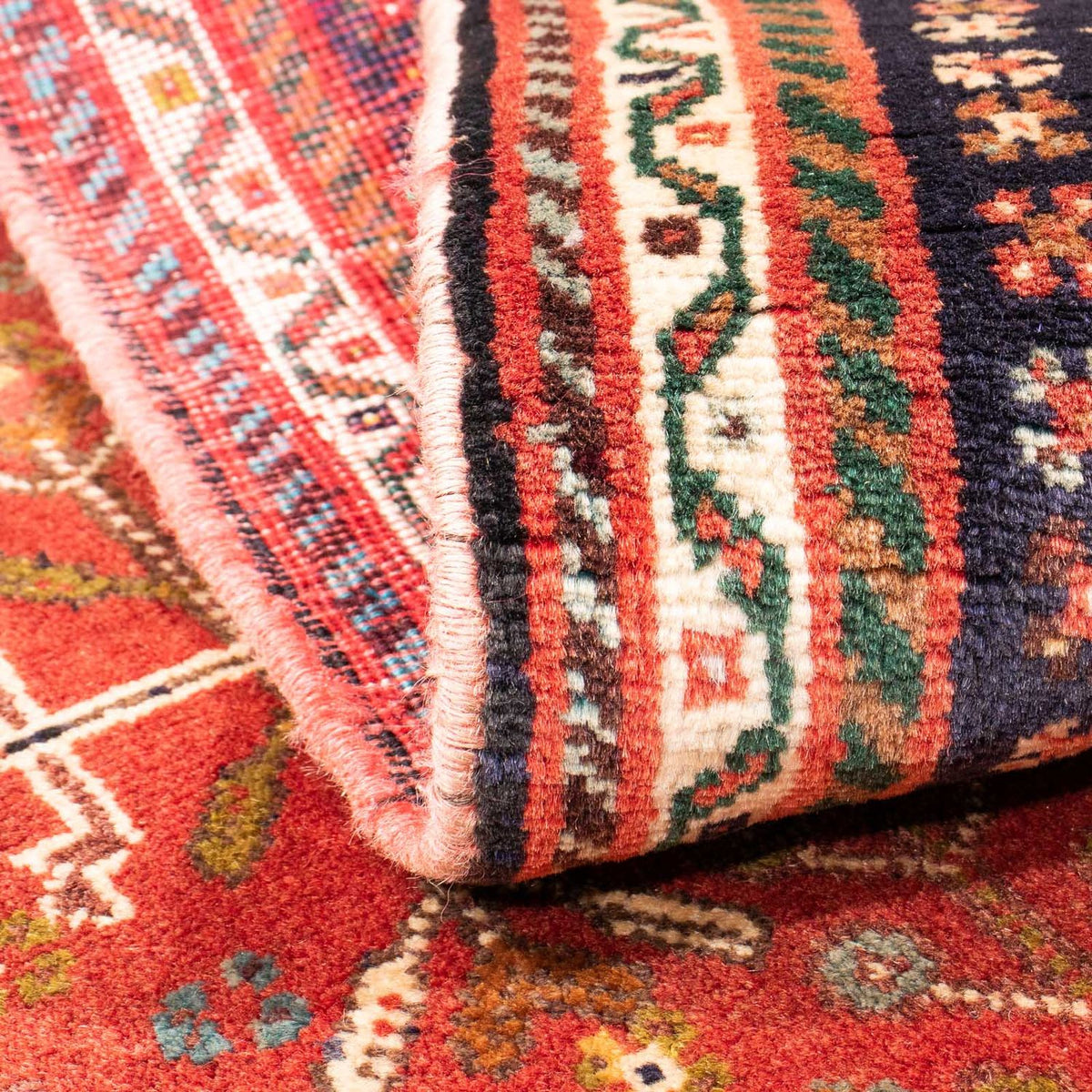 Persisk matta - Nomadic - 136 x 92 cm - mörkröd