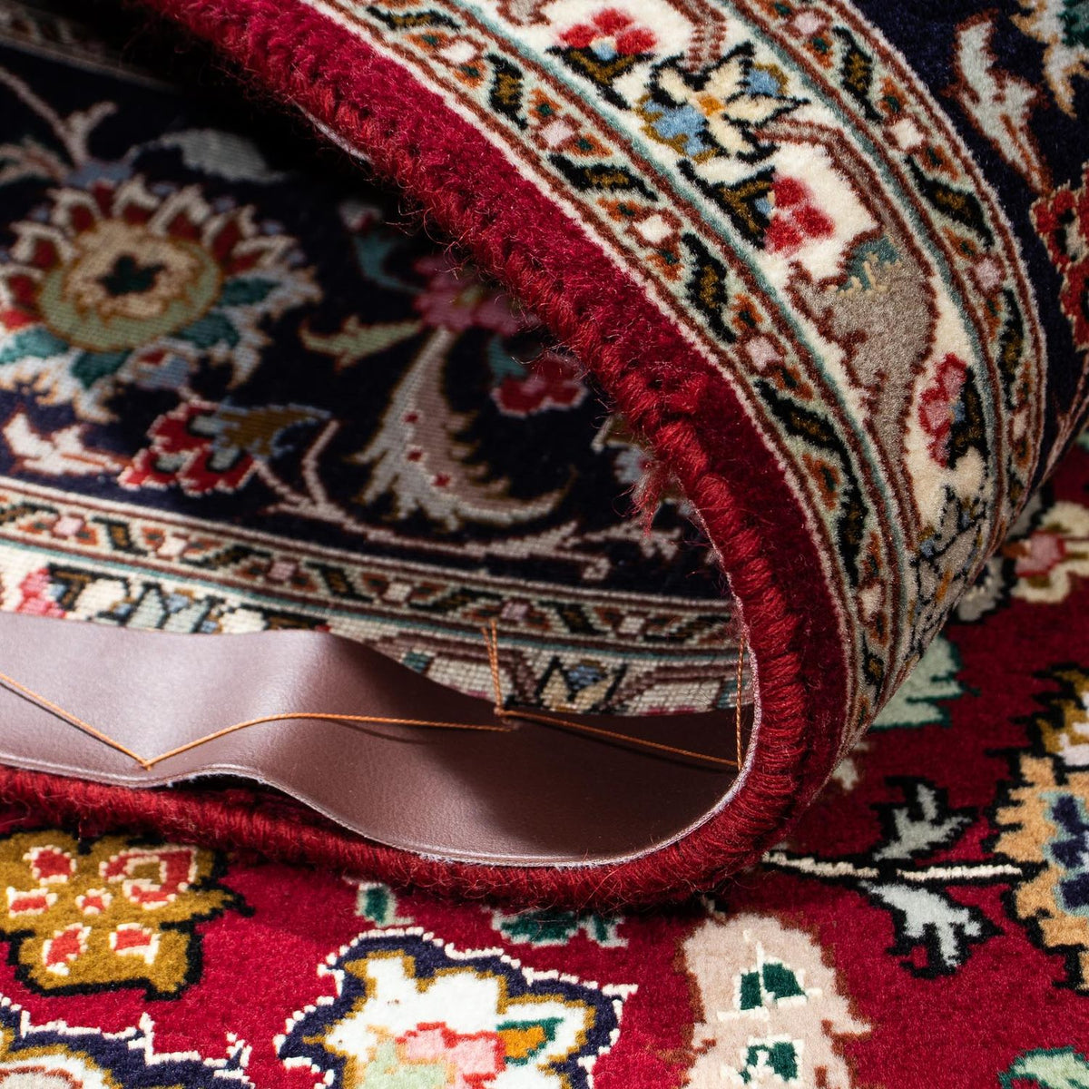 Persisk matta - Tabriz - Royal - 196 x 155 cm - mörkröd