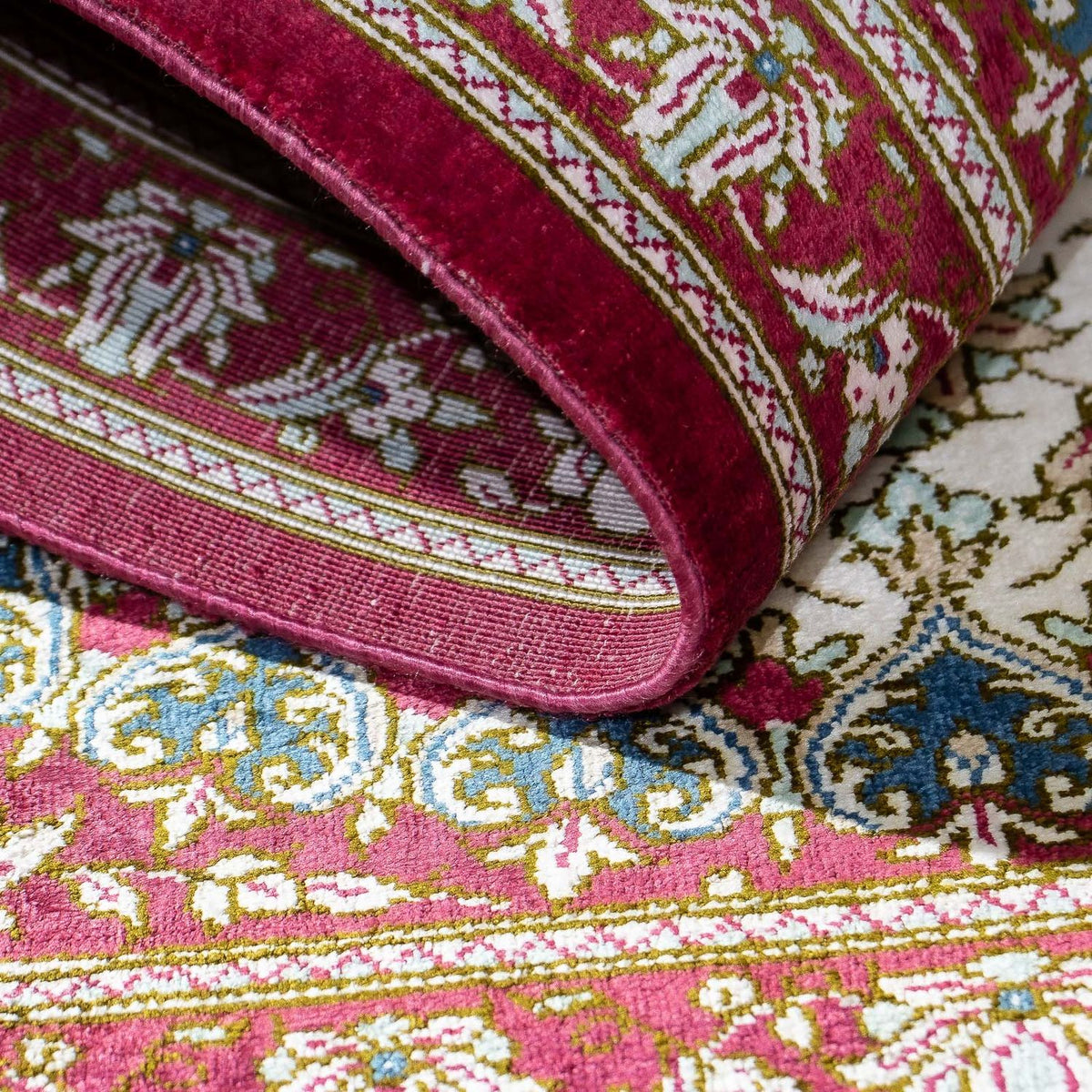 Persisk matta - Ghom - 78 x 60 cm - mörkröd