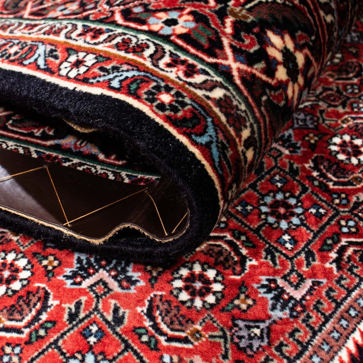 Persisk matta - Bijar - 241 x 170 cm - mörkröd