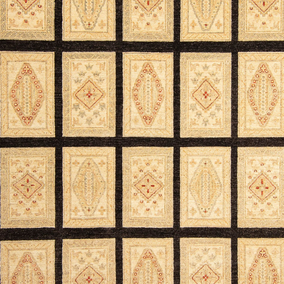 Ziegler Carpet - Bakhtiari - 377 x 239 cm - ljusbeige