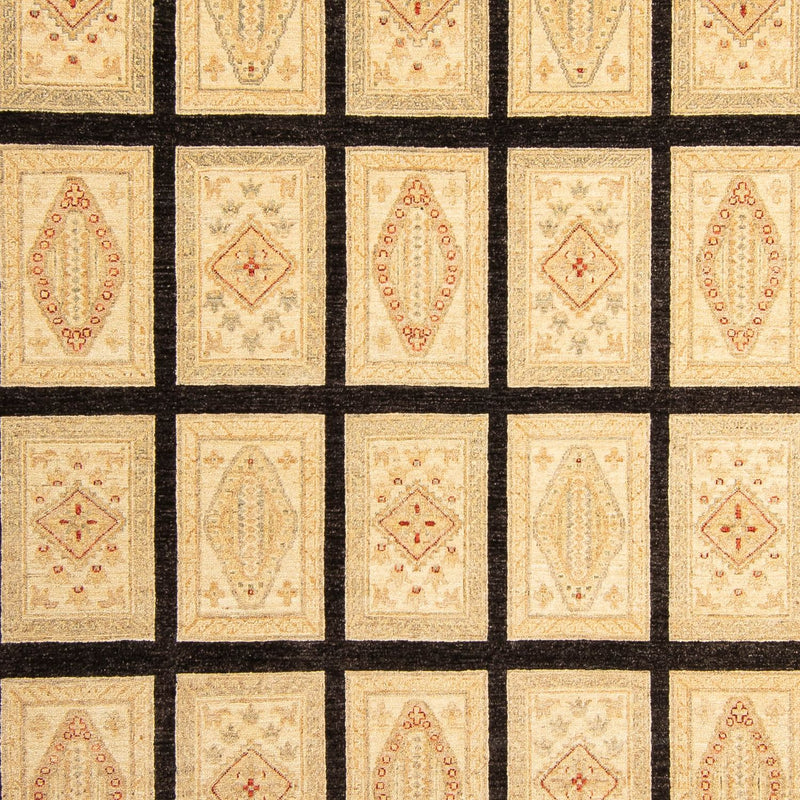 Ziegler Carpet - Bakhtiari - 377 x 239 cm - ljusbeige