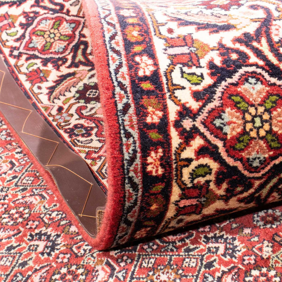 Persisk matta - Bijar - 298 x 200 cm - mörkröd