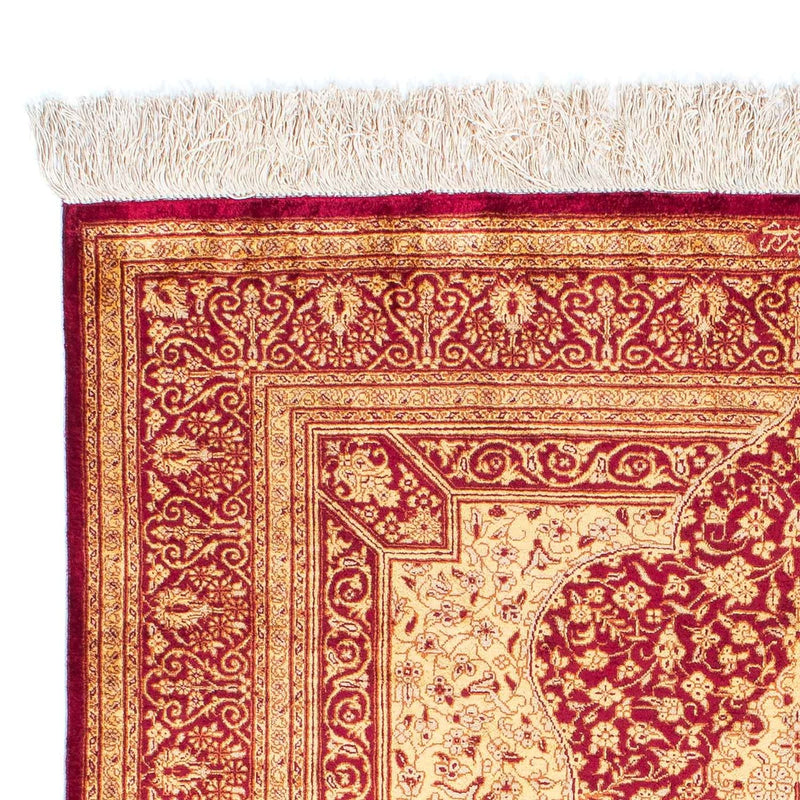 Persisk matta - Ghom - 147 x 102 cm - mörkröd