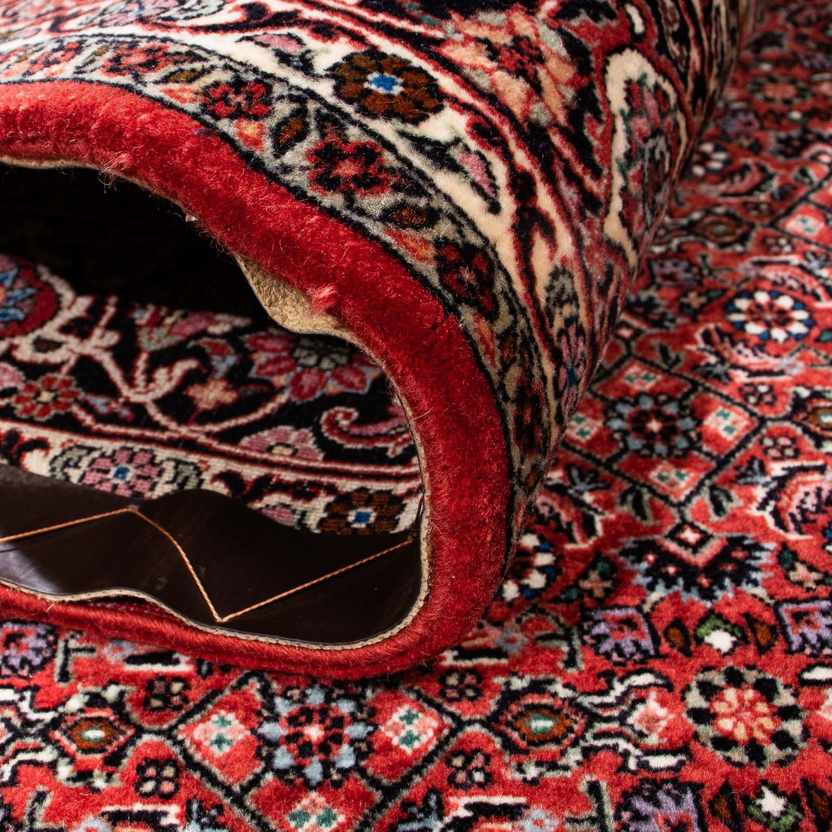 Persisk matta - Bijar - 229 x 172 cm - mörkröd