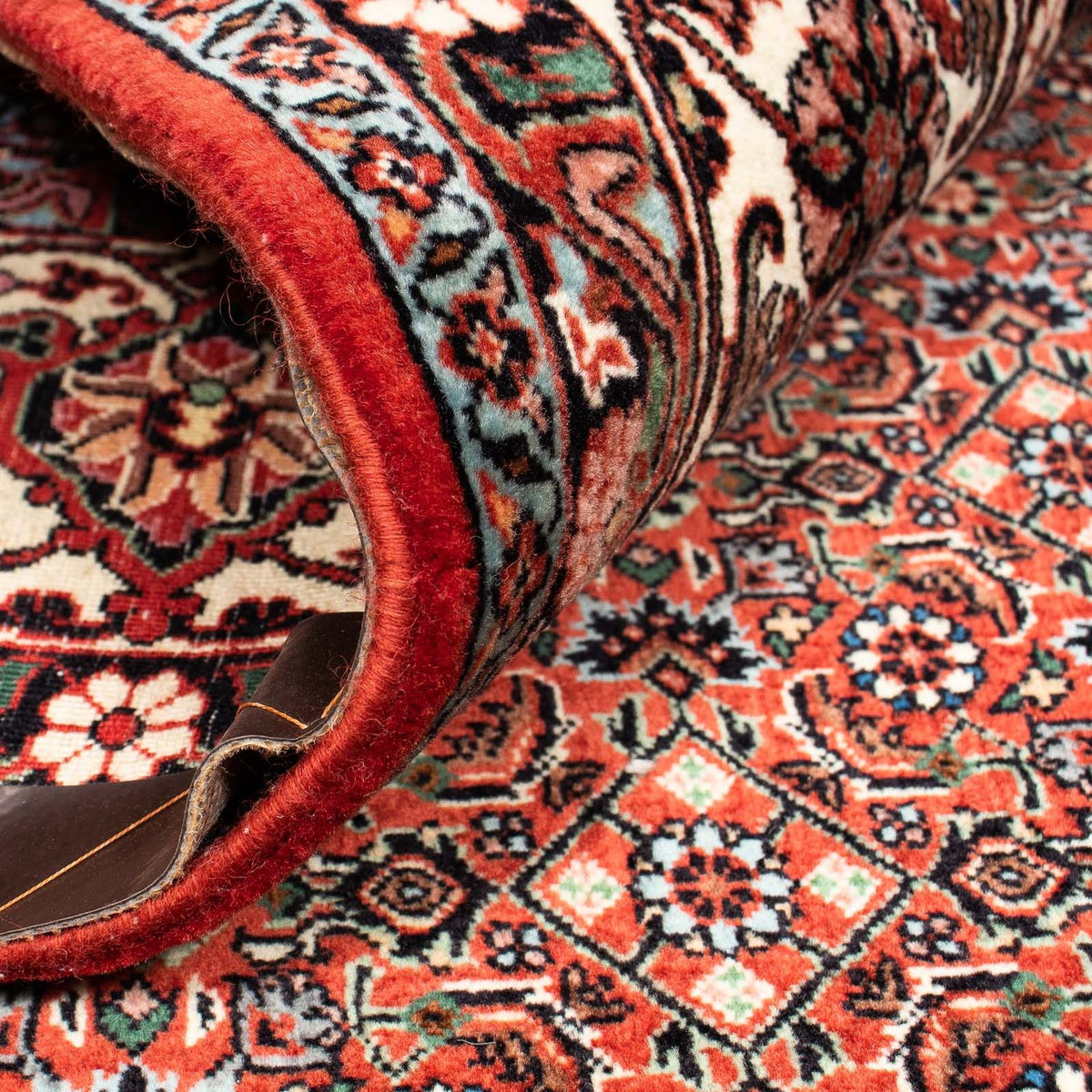 Persisk matta - Bijar kvadrat  - 203 x 197 cm - mörkröd