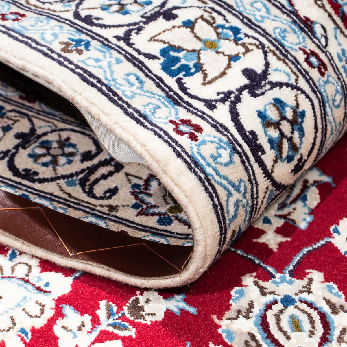 Persisk matta - Nain - Royal - 184 x 108 cm - mörkröd