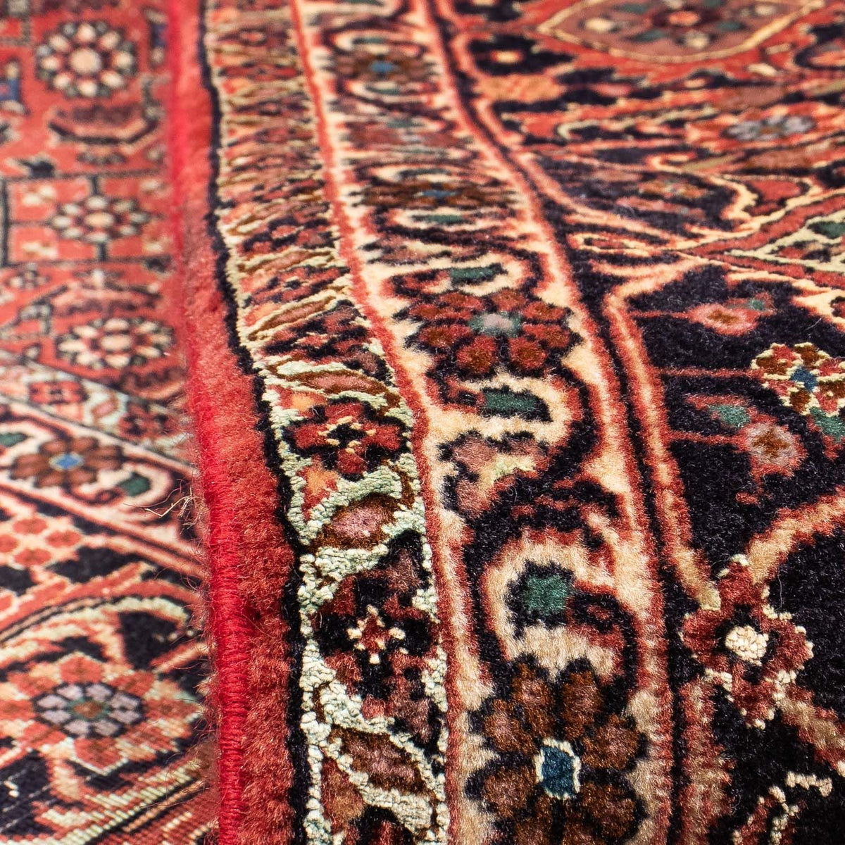 Persisk matta - Bijar - 232 x 170 cm - mörkröd