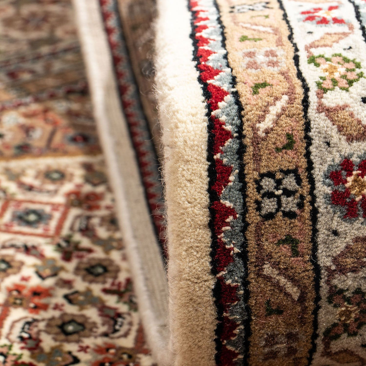 Persisk matta - Tabriz - 239 x 172 cm - beige