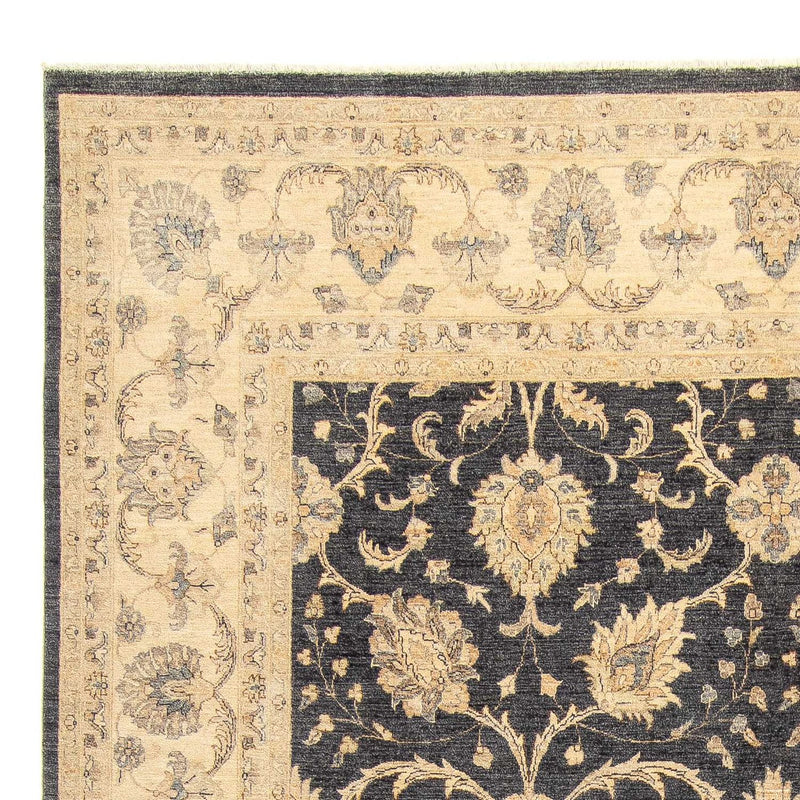 Ziegler Carpet - Modern - 380 x 303 cm - mörkbrun