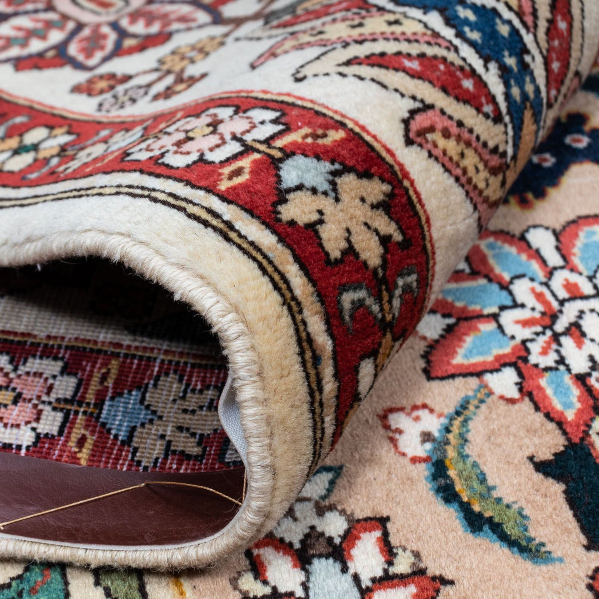 Persisk matta - Ghom - 313 x 209 cm - mörkröd