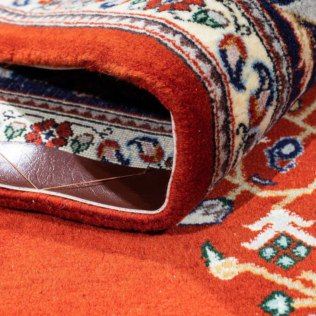 Persisk matta - Ghom - 243 x 179 cm - mörkröd